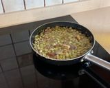 Foto del paso 2 de la receta: Habitas, bacalao y setas