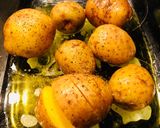 รูปขั้นตอนการทำที่ 1 ของ Hasselback potatoes มันฝรั่งอบชีส