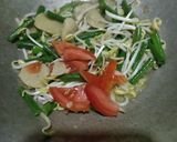 Foto langkah ke 3 dari resep Tumis Kacang Panjang Toge Bakso.