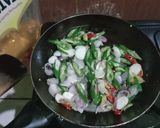 Foto langkah ke 3 dari resep Tumis tongkol suir cabe ijo.