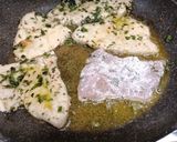 Foto del passaggio 8 della ricetta Scaloppine di tacchino al basilicocon pomodorini