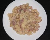 Foto del paso 3 de la receta: Pasta tiburón🦈 o coditos a la carbonara