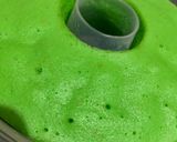 Foto langkah ke 7 dari resep Bolu pandan kukus.