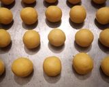 صورة لخطوة 4 من وصفة حلوة الليمون 🍋🍋 بحشوة جوز الهند 🍋🍋 بطلية ماكاش اطرى من