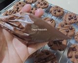 Foto langkah ke 7 dari resep Triple Chocolate Cookies.