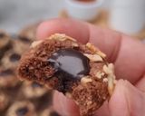 Foto langkah ke 6 dari resep Thumbprint Chocolate.