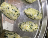 Foto del paso 3 de la receta: Kolokithokeftedes (croquetas de calabacín griega)