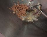 Foto langkah ke 2 dari resep Tumis Kenikir Rebon.