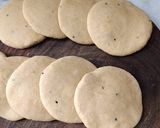 A picture of step 4 of Sattu Ki Kachori.