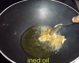 A picture of step 2 of Egg chicken chowmein.