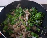 Hình bước làm 3 của món Bò xào cần, hành tây