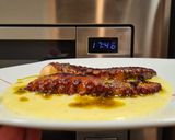 Foto del paso 5 de la receta Pulpo frito con crema de patatas y salsa de adobo