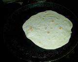A picture of step 4 of Chicken tikka kathi roll.