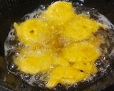 A picture of step 4 of Aloo Pakore. /Potato Fritters.