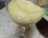 A picture of step 2 of 3 color custard jelly.