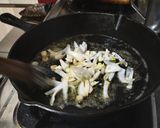 Foto langkah ke 4 dari resep Ayam Cincang Kecap Isian Bakpau.