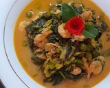 Foto langkah ke 4 dari resep Sayur Manado Daun Ubi dan Bunga Pepaya.