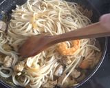 Foto del paso 9 de la receta: Espaguetis con langostinos y atún