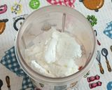 عکس مرحله 1 از دستور میلک شیک هلو و زعفران