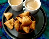 A picture of step 16 of Mini moong dal samosa.