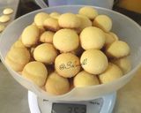 Foto langkah ke 5 dari resep Double Milky Cookies.