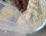 A picture of step 2 of Chupri Roti.