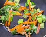 Gambar langkah 4 resipi Sup Sayur Tofu Telur.