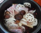 รูปขั้นตอนการทำที่ 2 ของ ซี่โครงหมูตุ๋นรากบัว