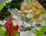Foto langkah ke 2 dari resep Sayur sop ceker ayam.