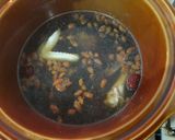 Foto langkah ke 4 dari resep Sup Ayam Herbal.