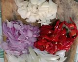 Foto langkah ke 1 dari resep Ayam kuah kecap.