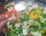A picture of step 3 of Veg Thai Green Curry 🥗🌶️🧄.