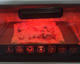 Foto langkah ke 5 dari resep Seafood and Mushroom Pizza.