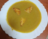Foto del paso 3 de la receta: Crema de lechuga con bombón de queso frito