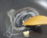 Foto langkah ke 3 dari resep Crispy Cream Mushroom Soup.