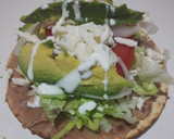 Foto del paso 7 de la receta: Tostadas de frijoles