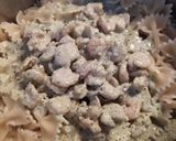 Foto del passaggio 3 della ricetta Farfalle con gamberi,pesto e panna