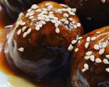 Foto del passaggio 10 della ricetta Polpette di fagioli rossi con salsa all'arancia