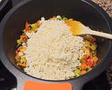 Foto del paso 4 de la receta: Arroz con calabacín, zanahoria y pimientos