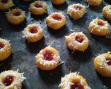 Foto langkah ke 3 dari resep Tumberprint keju strawberry.