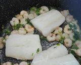 Foto del paso 3 de la receta: Bacalao con gambas 🍤 & patatas