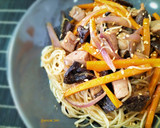 Foto del paso 9 de la receta: Fideos de arroz fritos con atún marinado y verduras