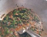 A picture of step 4 of Lehsuni dal palak.