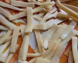 Foto del paso 2 de la receta: Fideos, hongos de pino, tomate y algo más