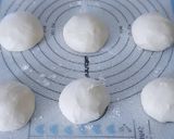 A picture of step 3 of Bakpao Isi Rendang (Steamed Buns with Rendang filling).