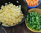 Foto langkah ke 1 dari resep Risol isi sayur.