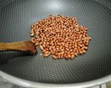 Foto langkah ke 1 dari resep Kacang Pedas Karamel Klasik.