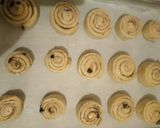 A picture of step 11 of Cinnamon rolls.