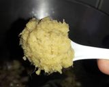 A picture of step 3 of Fish pattern samosa.