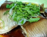 Hình bước làm 3 của món Cá chim hấp đơn giản